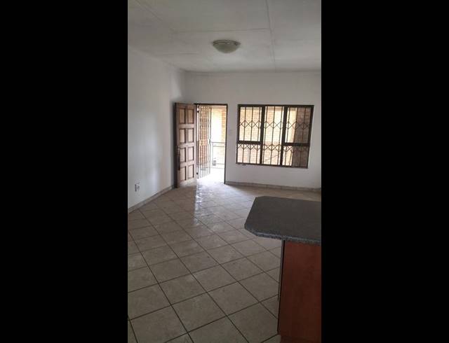 2 BEDROOM PROPERTY TO RENT IN ELSPARK